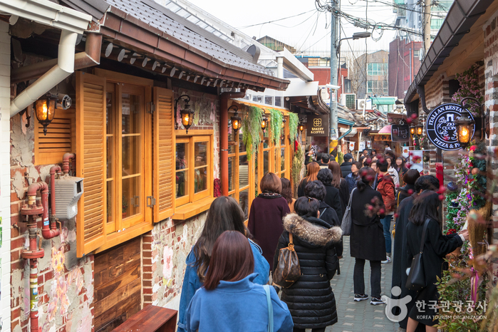 Ikseon-dong Hanok Village