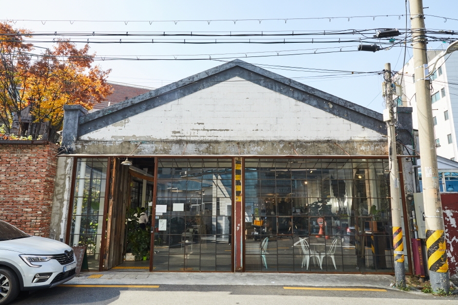 Seongsu-dong Cafe Street
